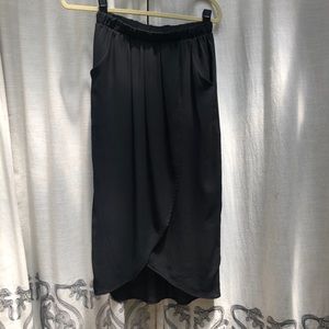 LAST CALL 12 hrs left Black tulip skirt w/ pockets